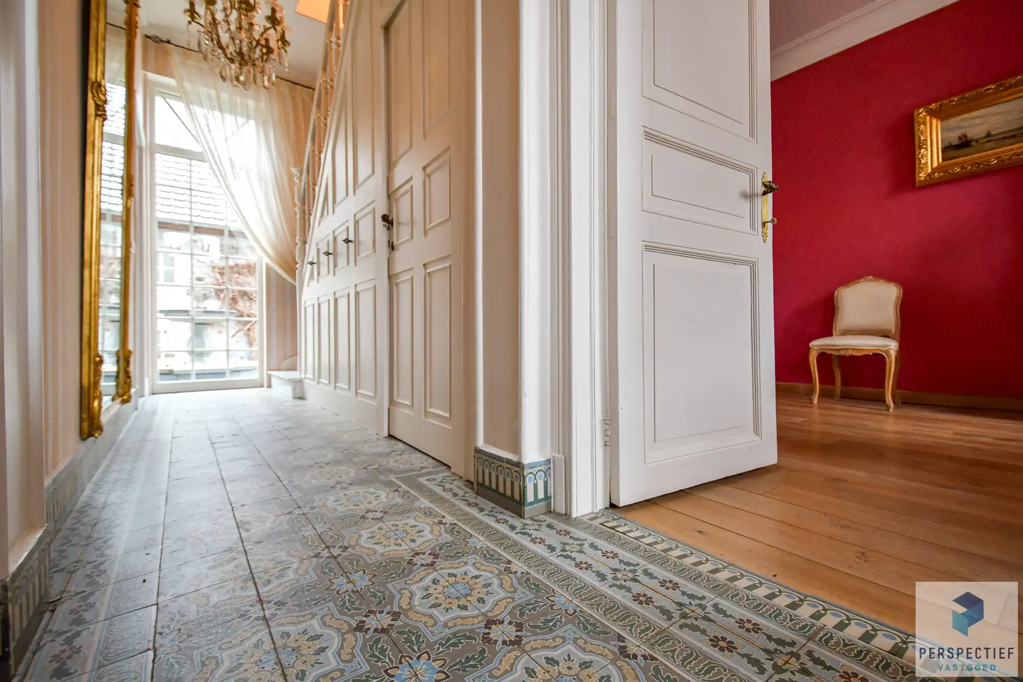 BEZOEKMOMENT ZATERDAG 28/02 VAN 16U TOT 17U30 |&nbsp;Karaktervolle grote (320m²) woning met prachtige tuin op 1300m² foto 5