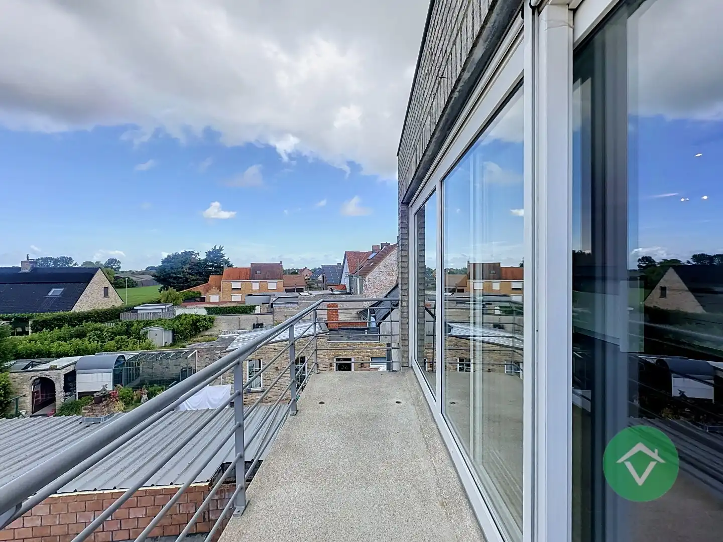 Geïnstalleerd en lichtrijk appartement met twee slaapkamers te Moere, Gistel foto 12