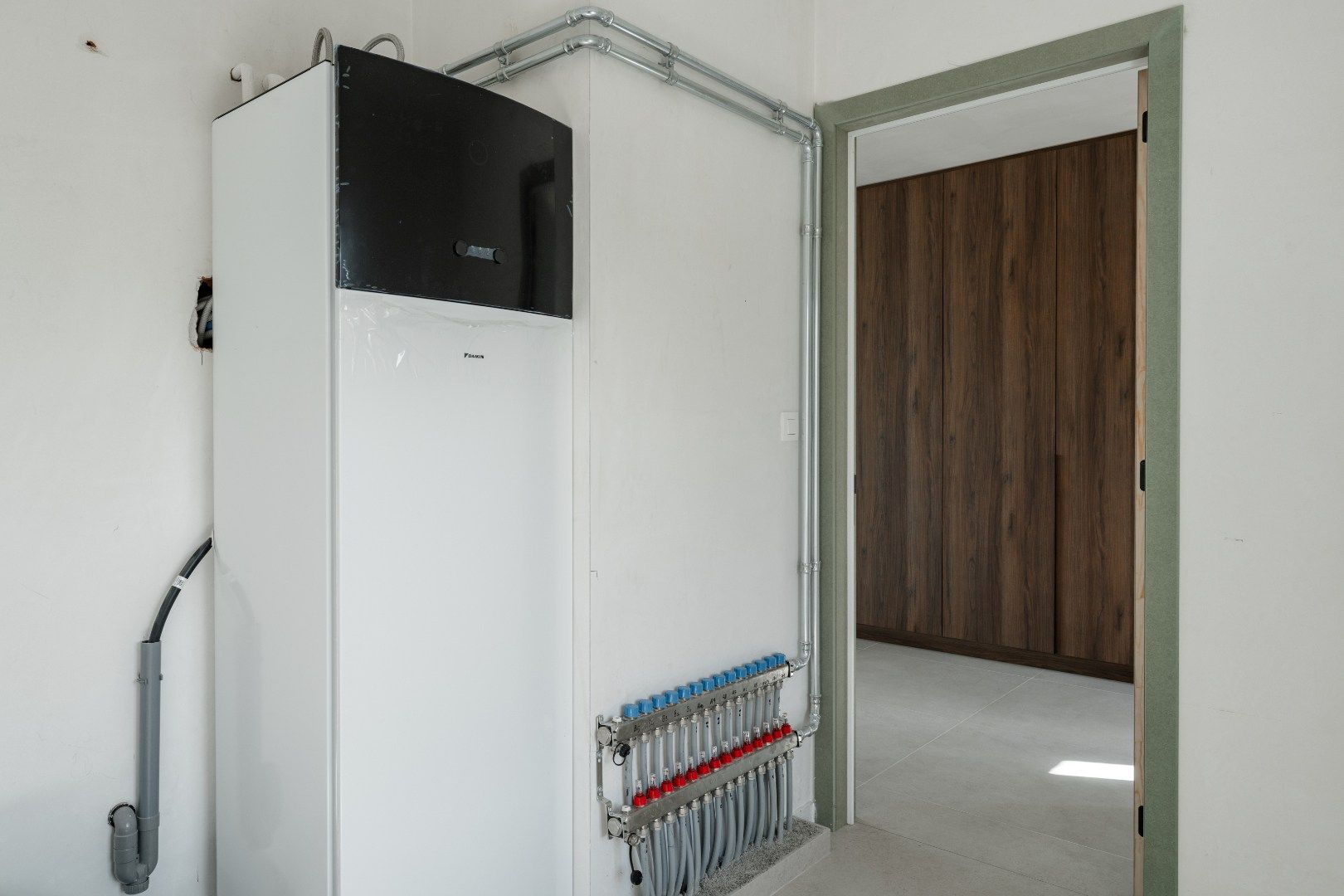 Hoogwaardig, volledig afgewerkte nieuwbouwwoning in authentieke hoeve op een perceel van 12a27ca!  foto 16