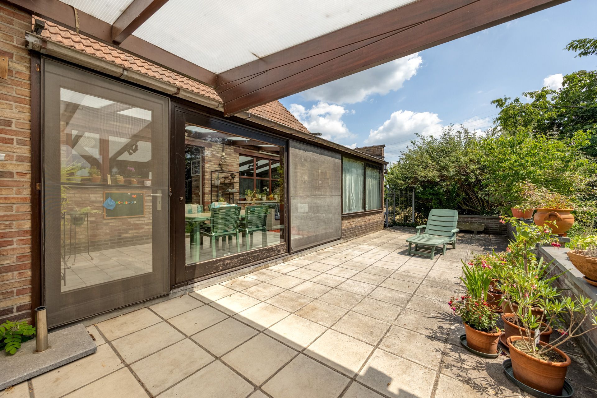 Open bebouwing met 4 slpks en grote tuin foto 24