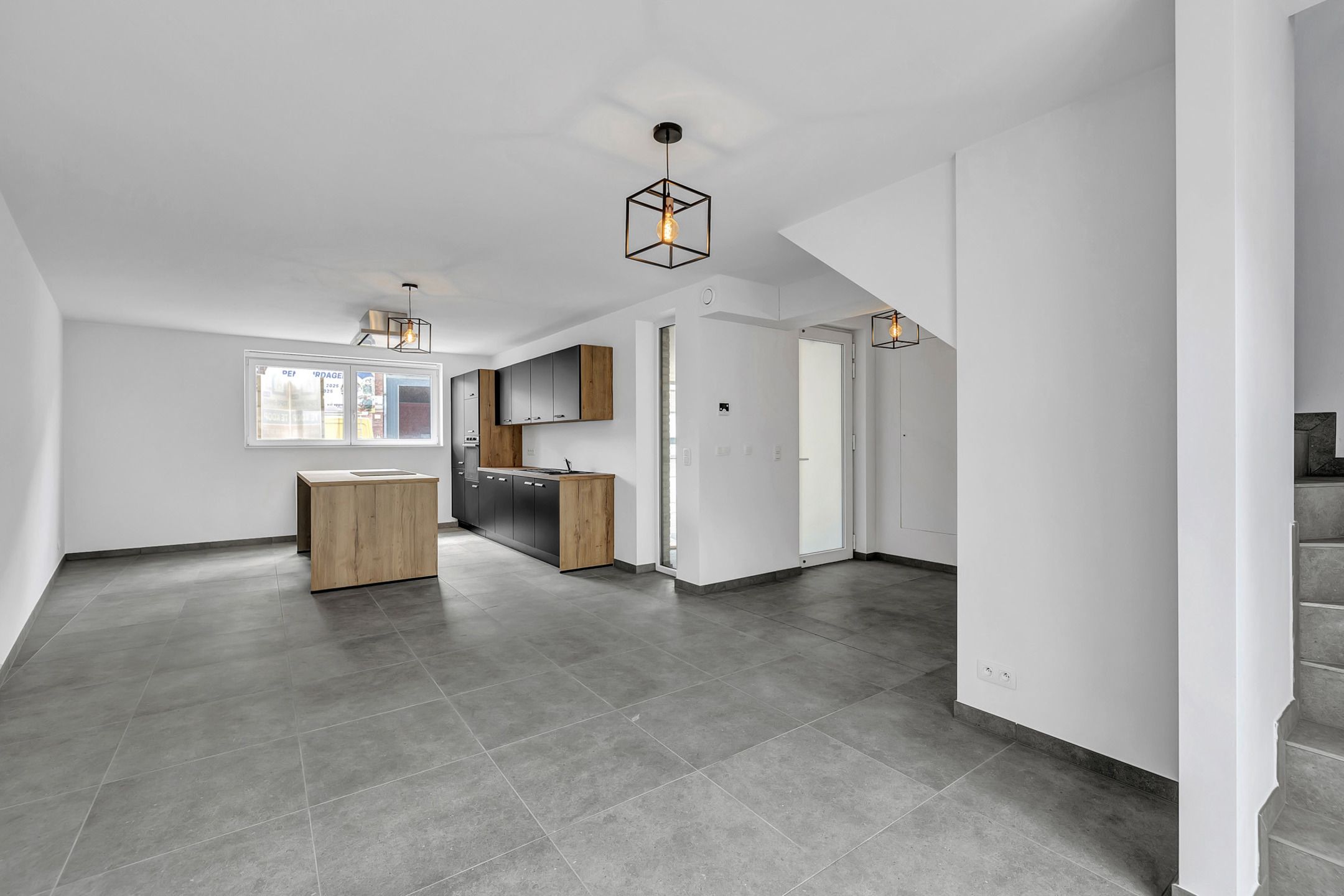 Nieuwbouwwoning met 4 slaapkamers en uitstekende verbinding foto 3