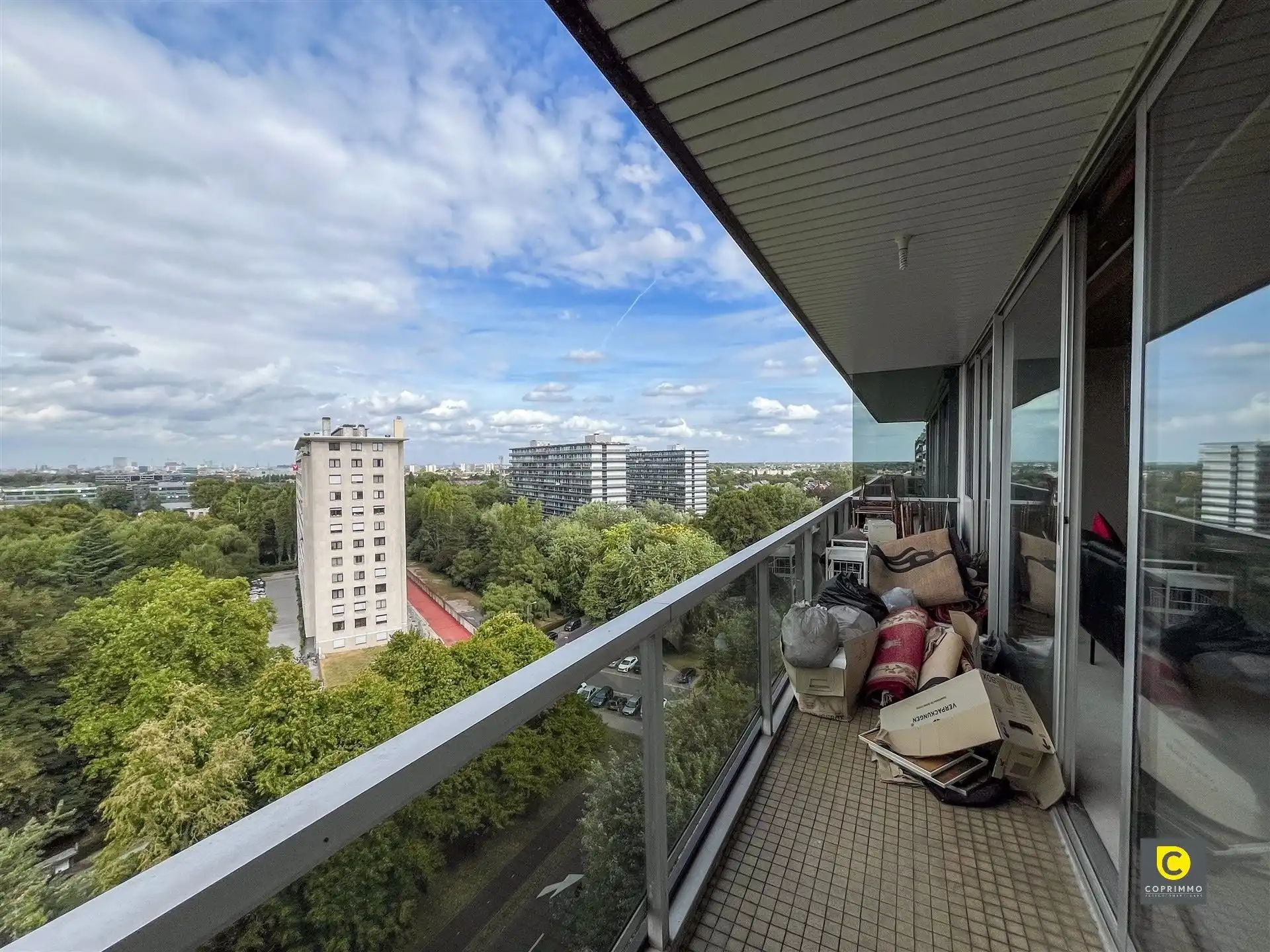 IN OPTIE! Ruim 3 slpk app. met panormaisch uitzicht! foto 5