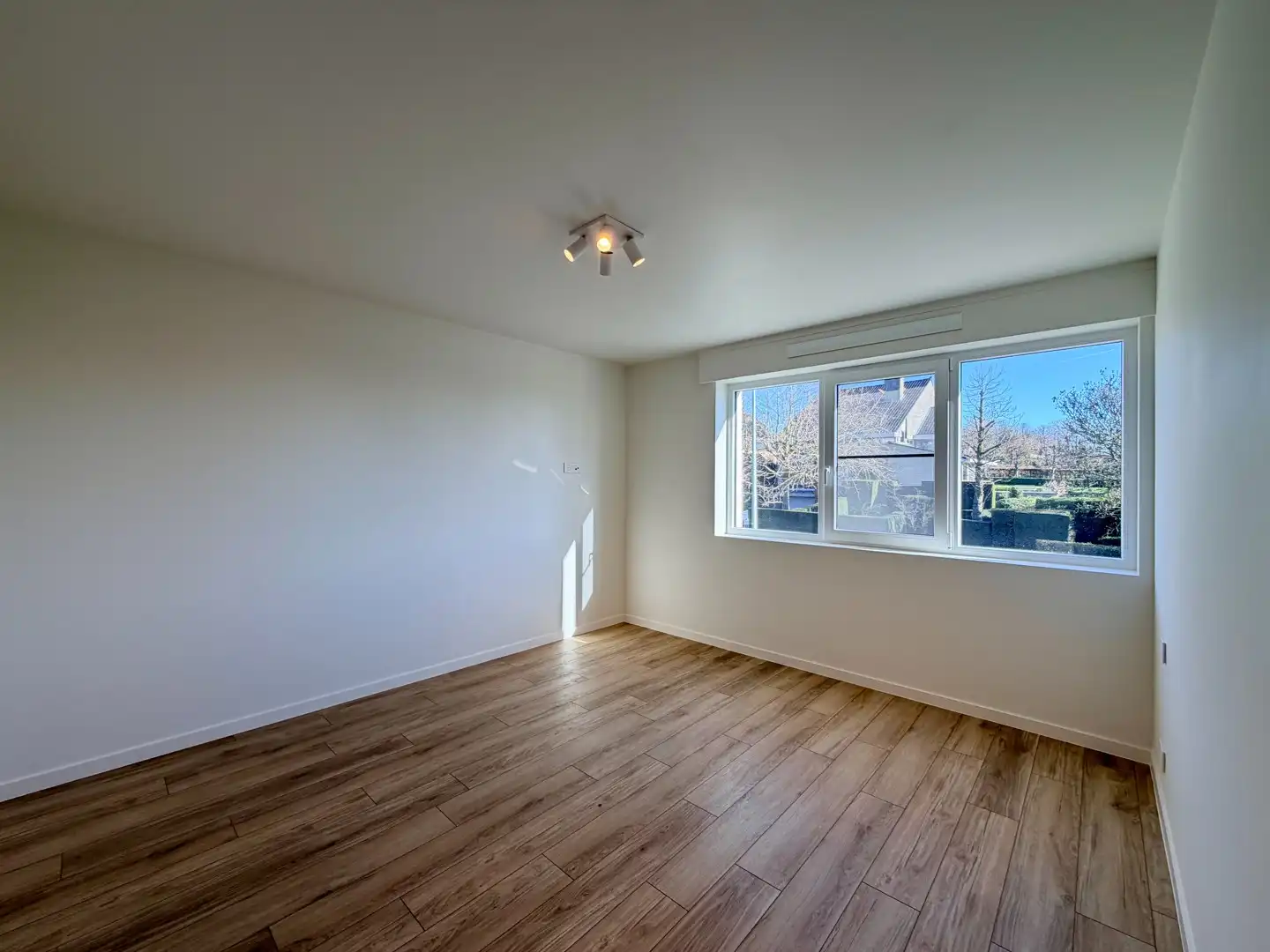 Recente nieuwbouwwoning in centrum Tielt! foto 15