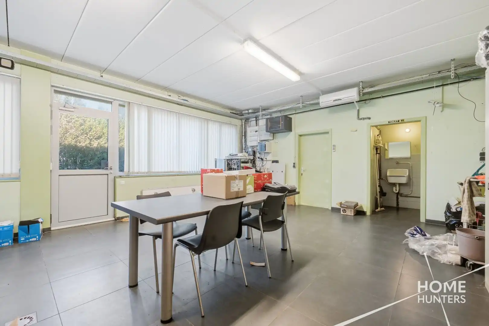 UITZONDERLIJK BEDRIJFSGEBOUW MET 2.268 M² LOODSRUIMTE EN 528 M² KANTOREN IN IEPER foto 12