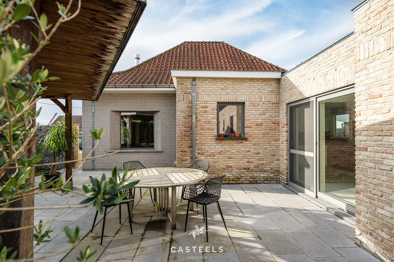 Met smaak gerenoveerde woning te koop in Gavere foto 17