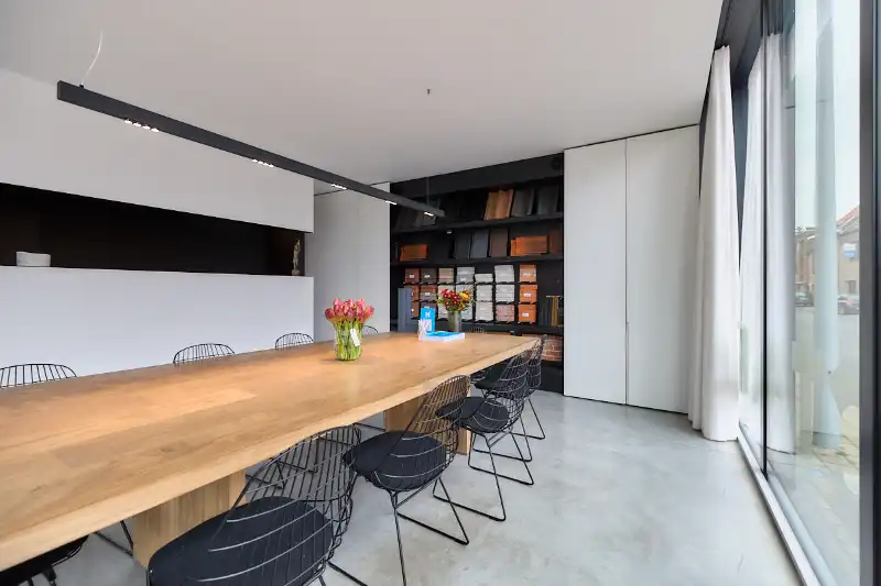 Uniek kantoorgebouw te koop langs de Westlaan te Roeselare foto 7