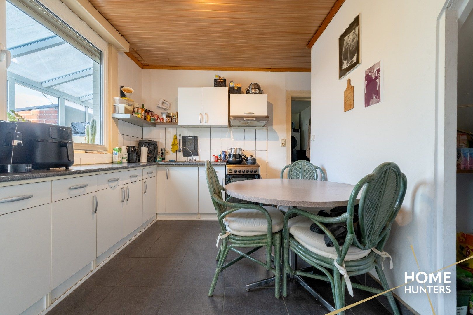 Alleenstaande woning met bijgebouwen op 1050 m² foto 11