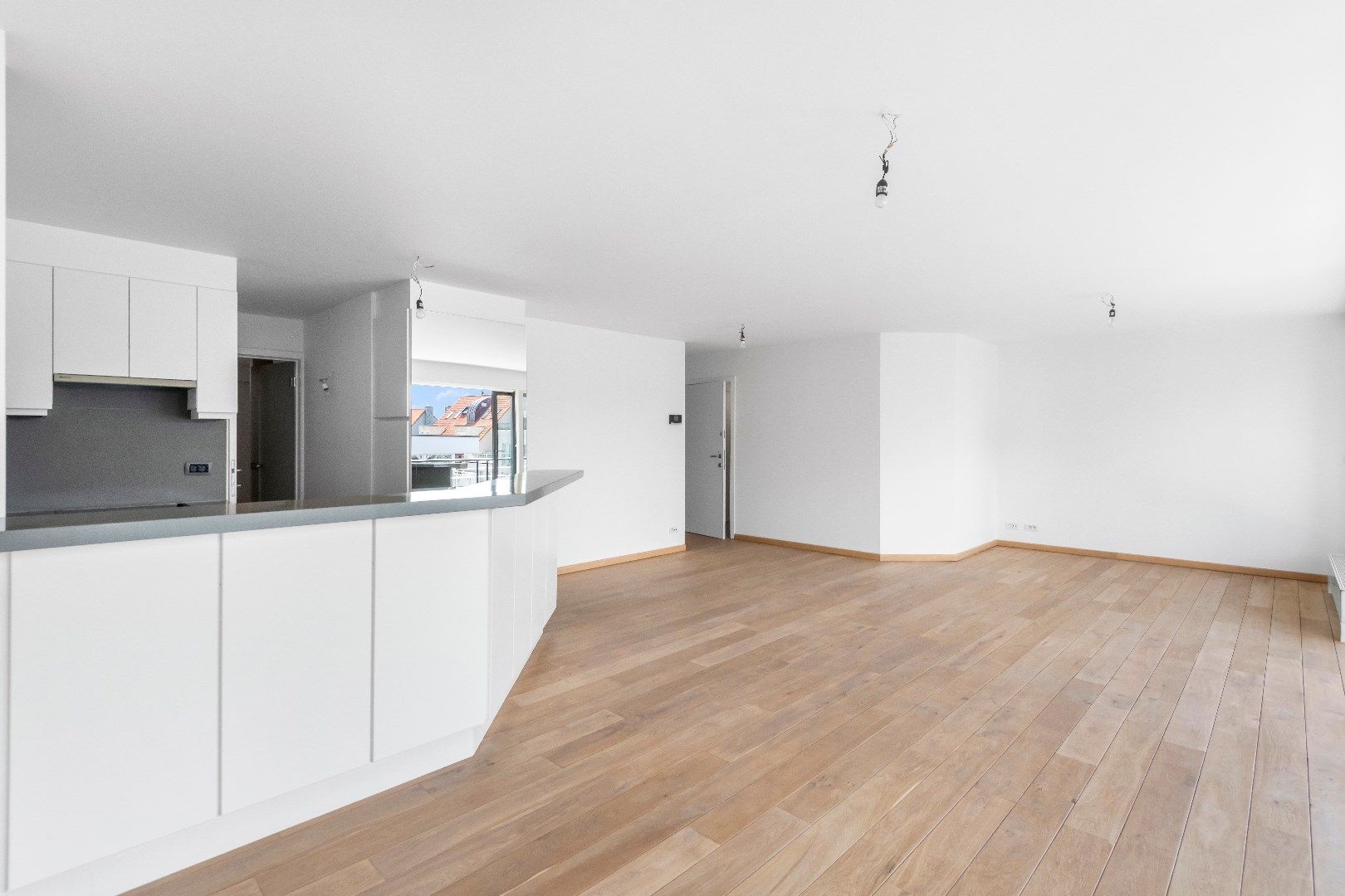 Zeer licht en zonnig appartement met 3 slpk. gelegen in het centrum van Knokke met een façade van 9m. foto 5