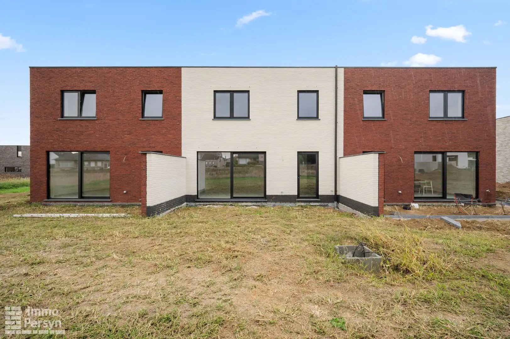 Moderne, energiezuinige gesloten nieuwbouwwoning foto 2