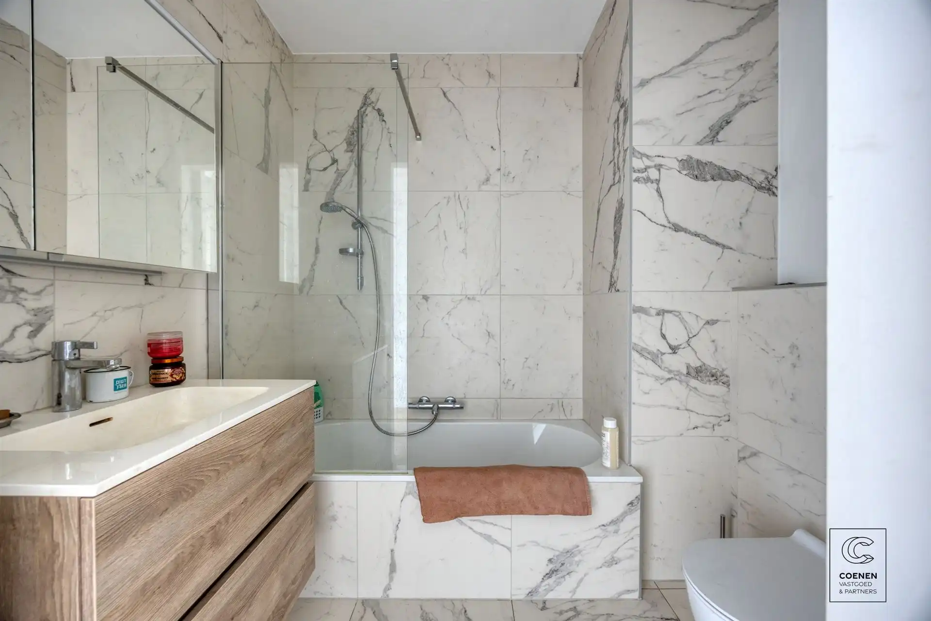 Ruim drieslaapkamer appartement op een uitstekende locatie! foto 13