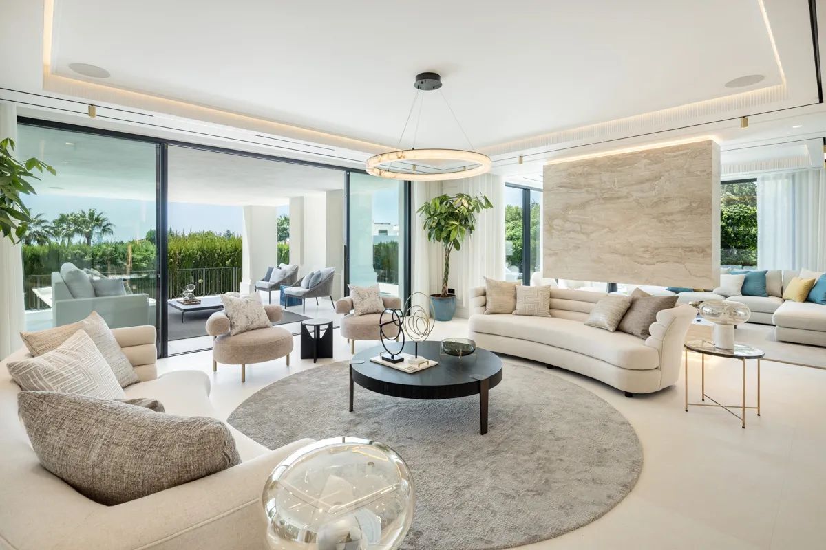 Exclusieve villa in Sierra Blanca met ruime tuin en zwembad – luxe levensstijl op zijn best foto 10