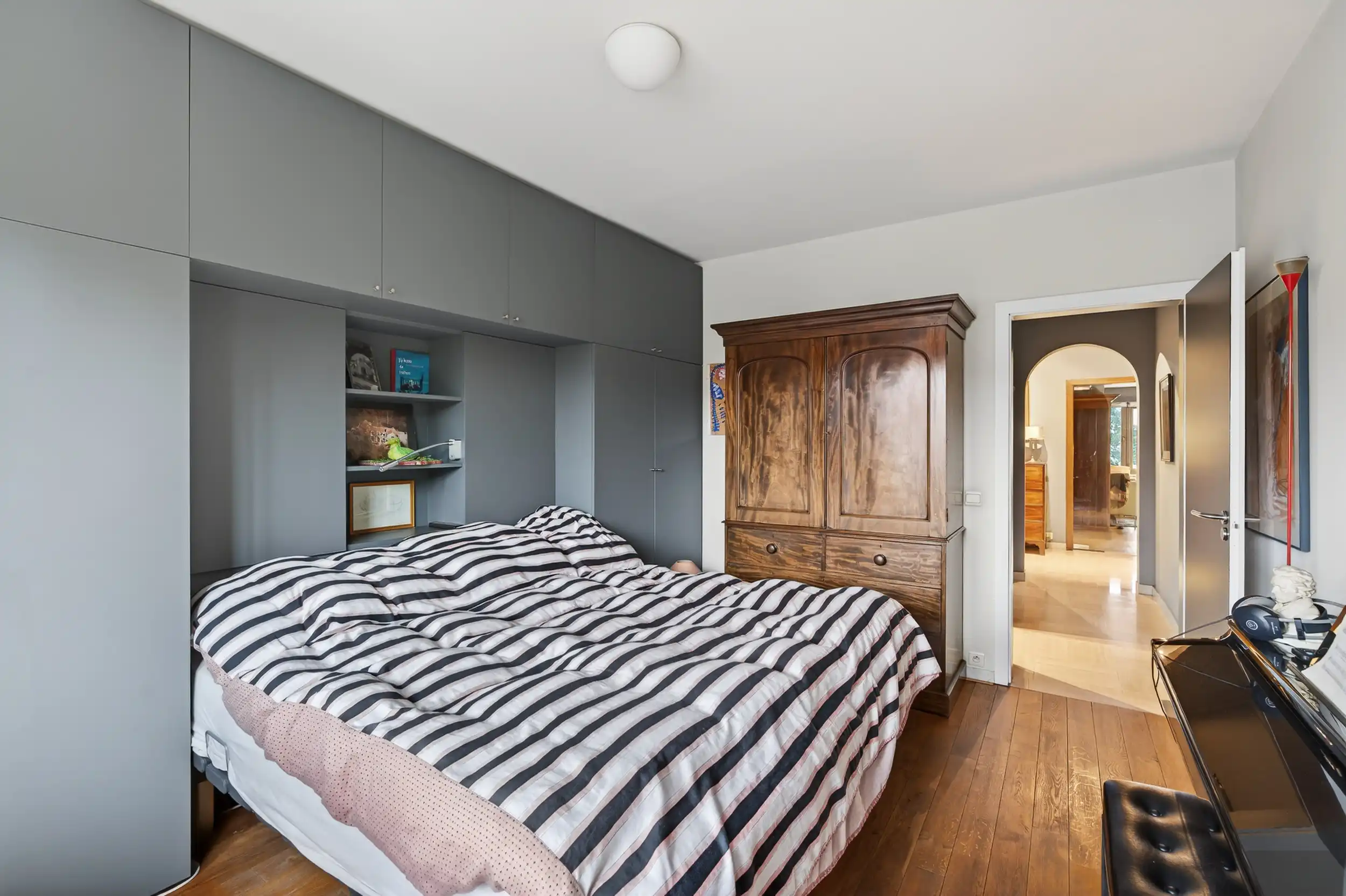 Smaakvol 2 slaapkamer appartement incl. dubbele garagebox foto 12