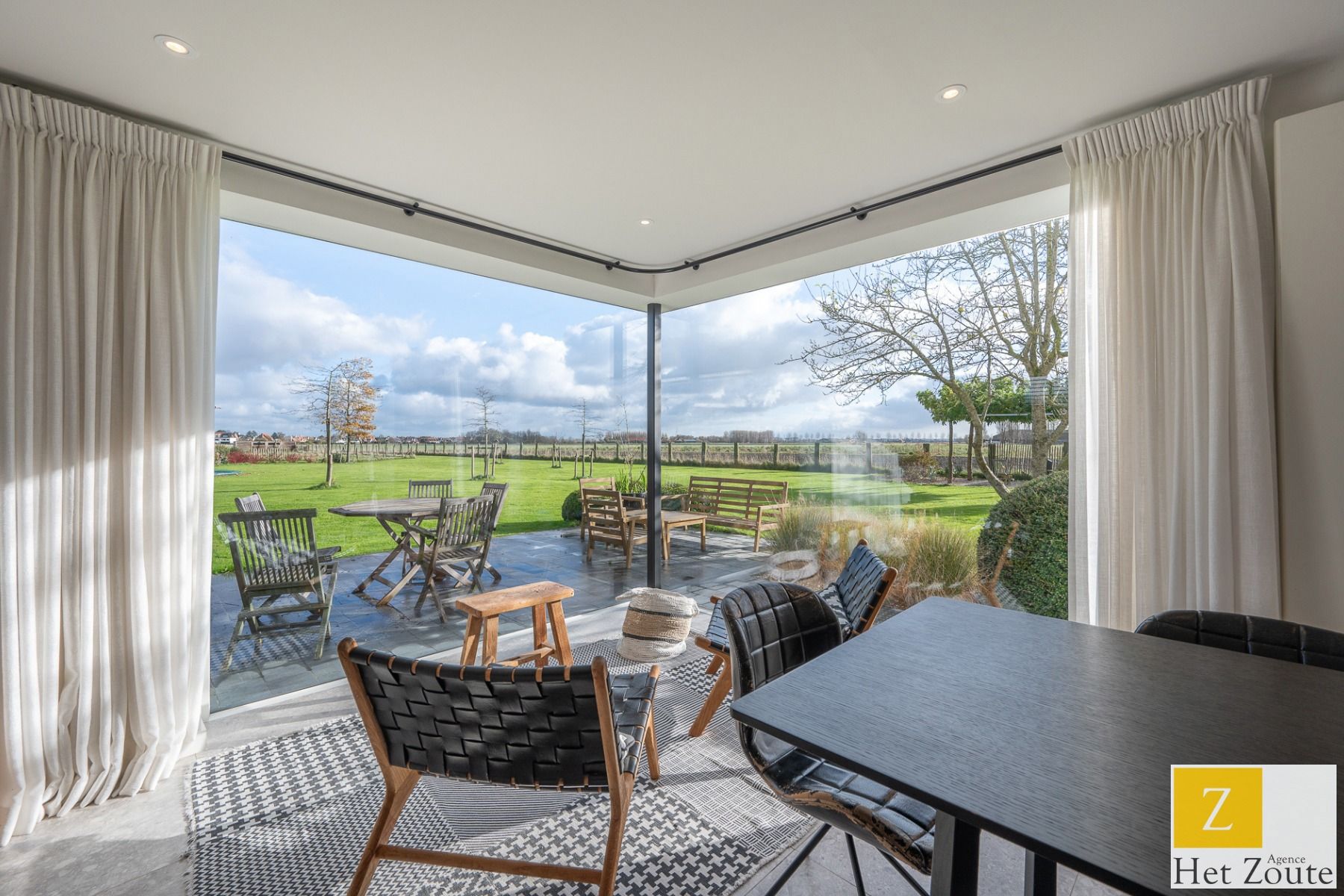 Twee ruime villa’s op één groot perceel (5.460 m²) te Knokke foto 31