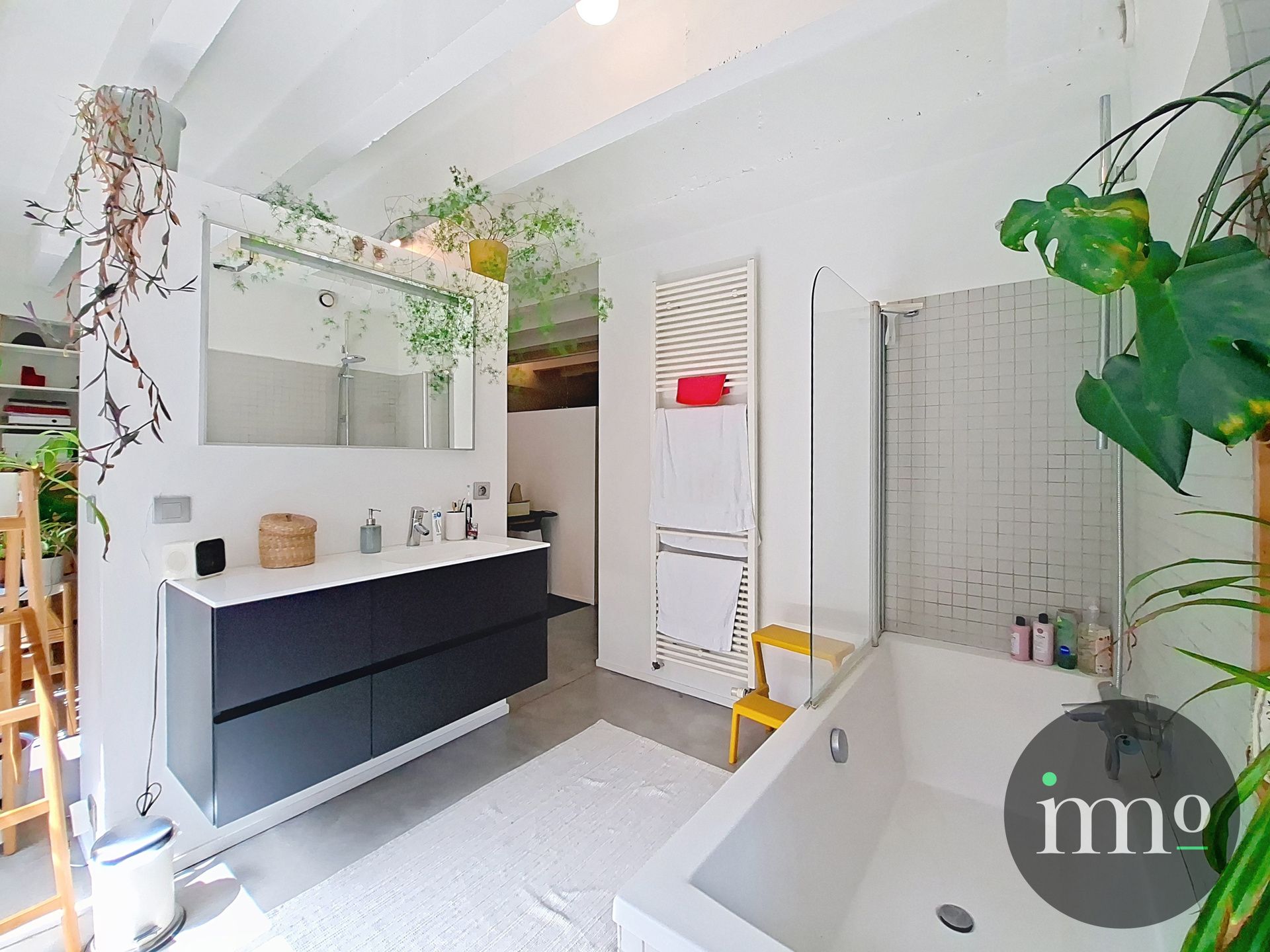 GROTE PRACHTIGE LOFT TEGENOVER TOUR & TAXIS + PARKING foto 12