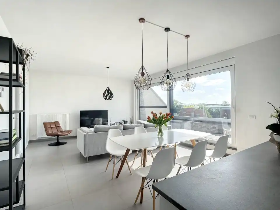 Appartement met 3 slaapkamers in centrum Oostnieuwkerke foto 3