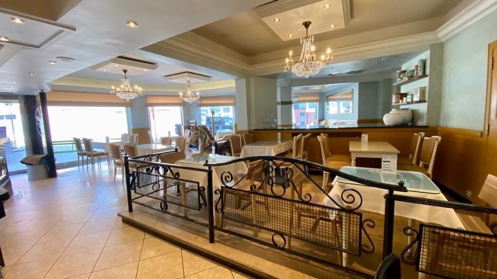 KNAPPE HANDELSRUIMTE TE HUUR IN HET CENTRUM VAN SINT-TRUIDEN foto 5