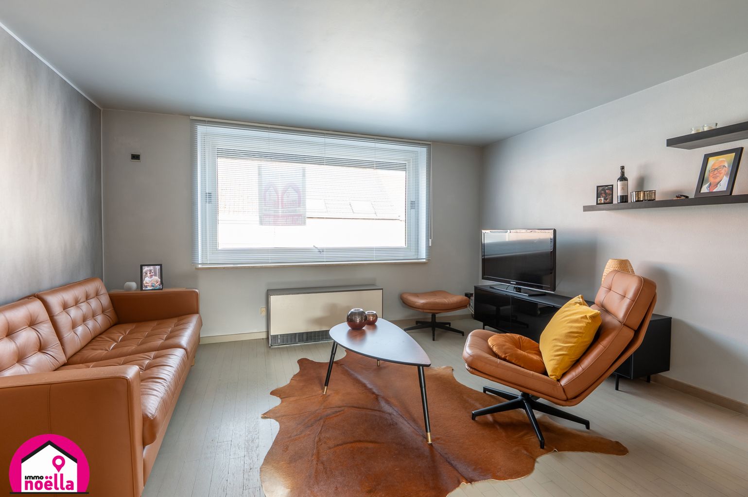 RIJWONING MET HEEL RUIME GARAGE  foto {{pictureIndex}}