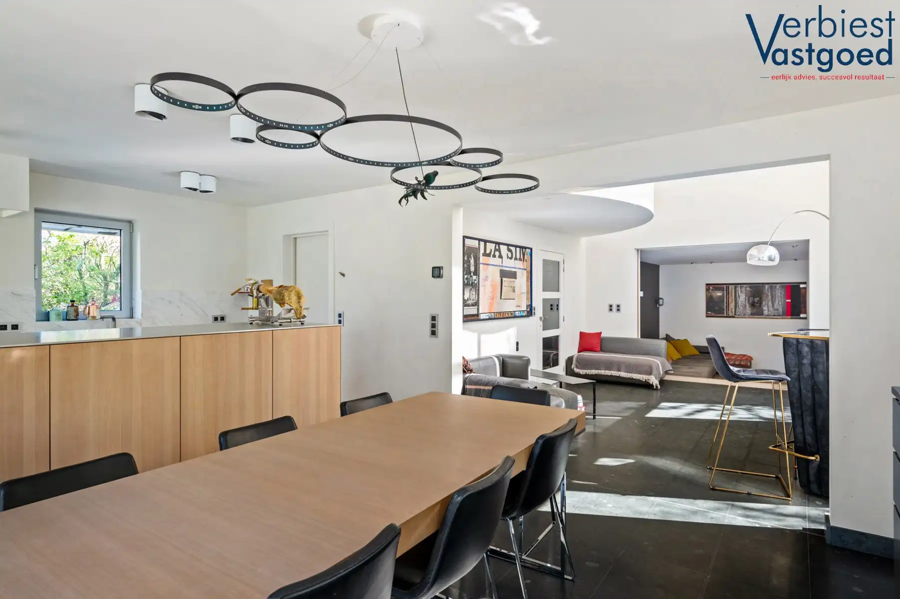 Exclusieve en lichtrijke villa met tuin op toplocatie foto 6