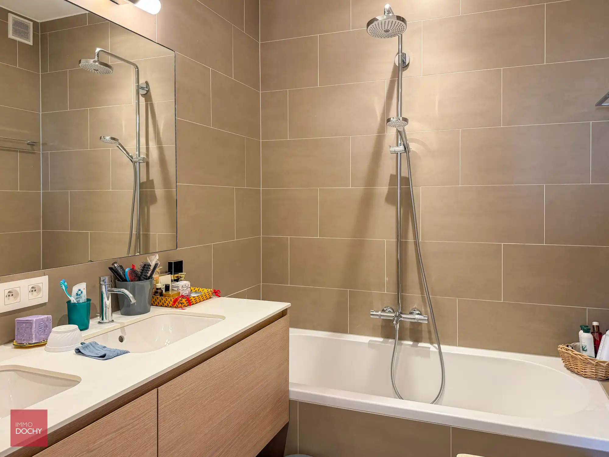 Ruim recent appartement nabij Sint-Rochuskerk foto 12