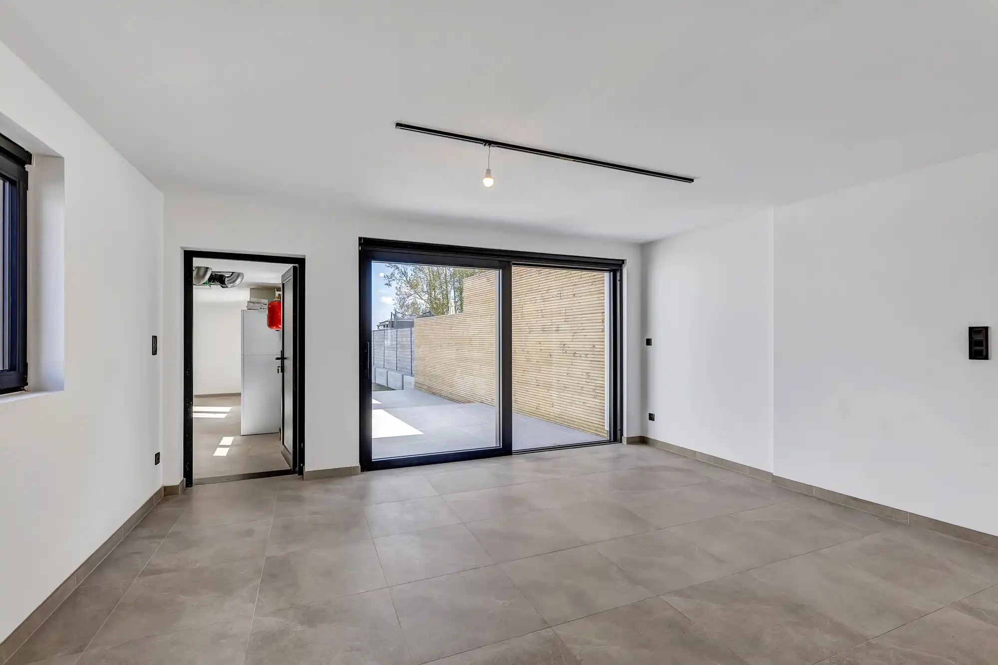 Volledig gerenoveerde woning met 3 slpks en tuin foto 9
