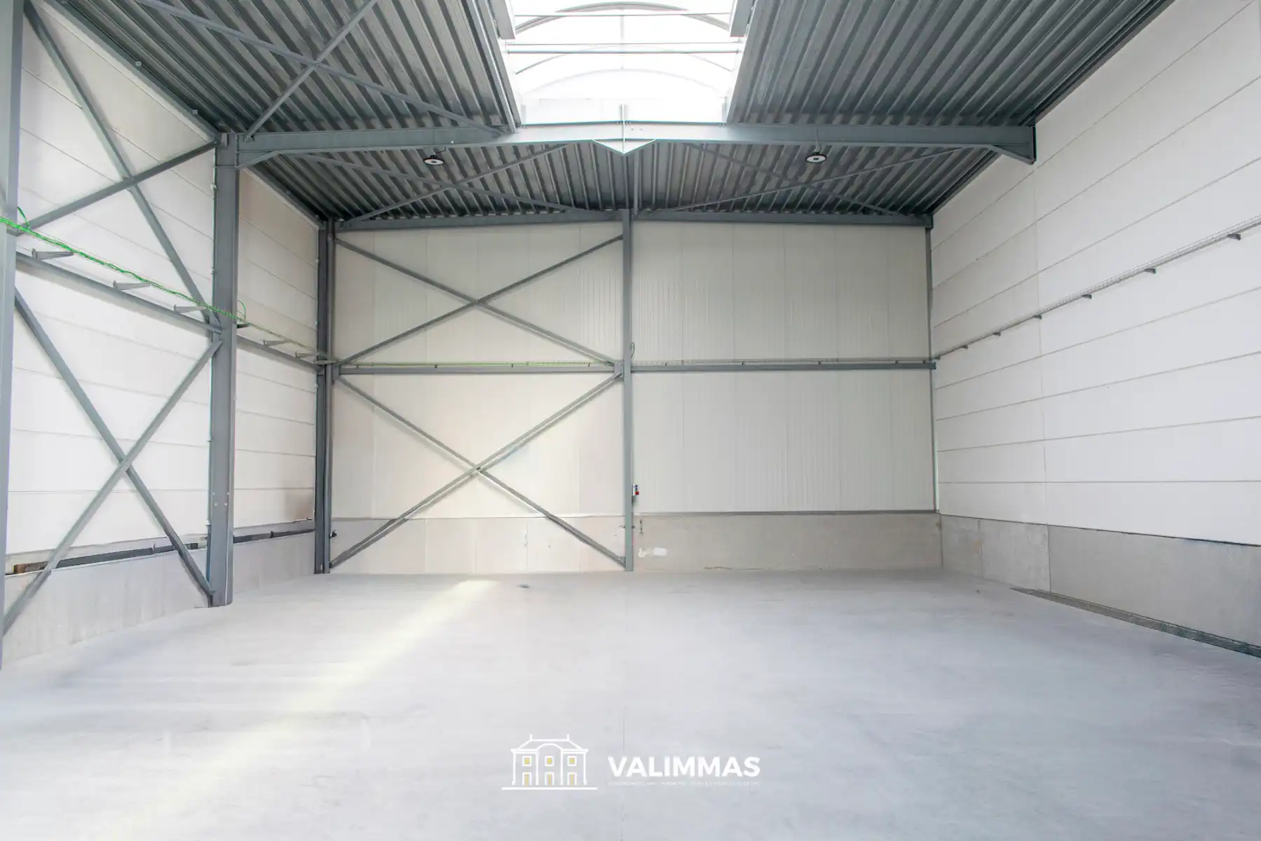 Nieuw bedrijfsgebouw (± 240m²) met sanitair en parking... foto 5