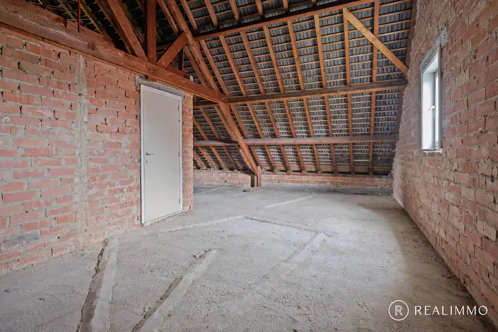 Te renoveren alleenstaande woning met tal van troeven! foto 11