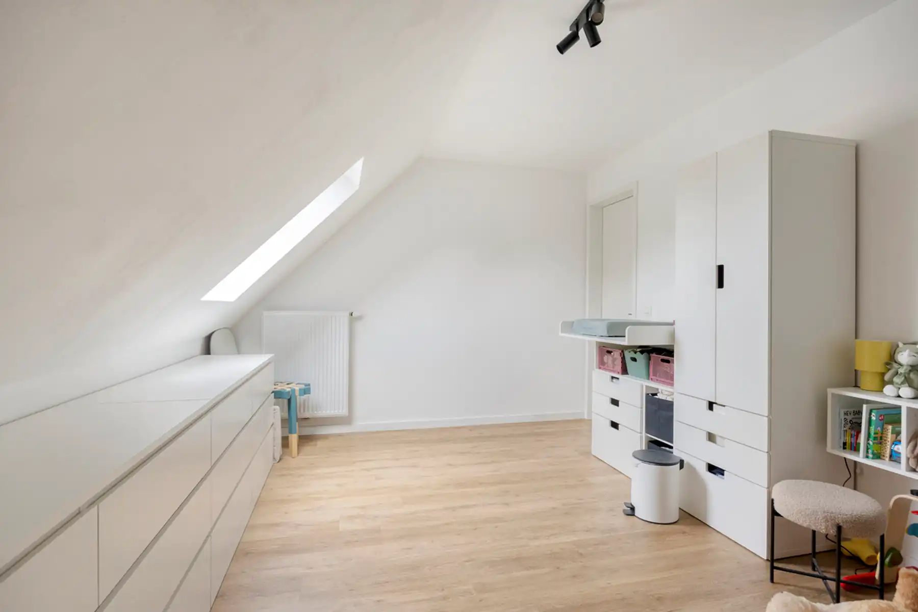 Uitzonderlijk ruim appartement met garage en staanplaats foto 18