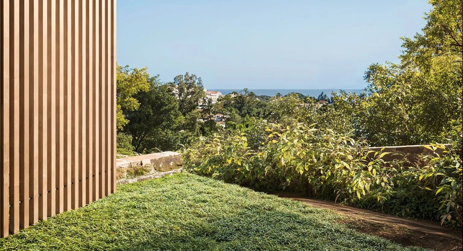 Laat je verleiden door de ultieme combinatie van architectonische klasse, moderne luxe en mediterrane rust – een unieke kans om te wonen in een van Marbella’s meest prestigieuze enclaves foto 7