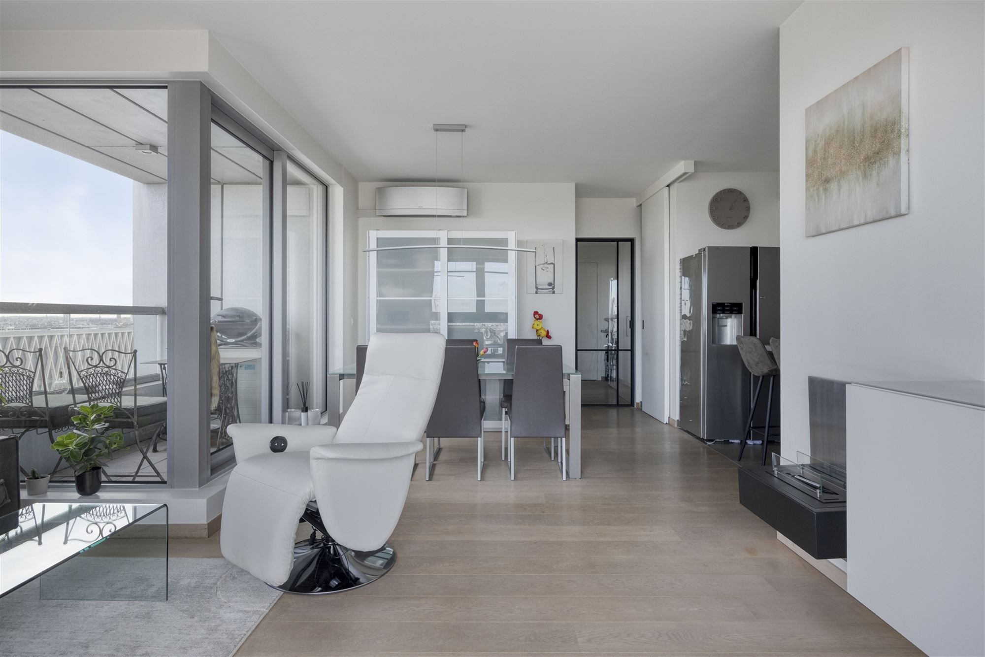 Instapklaar appartement met 2 slpks met terras in centrum Antwerpen foto 4