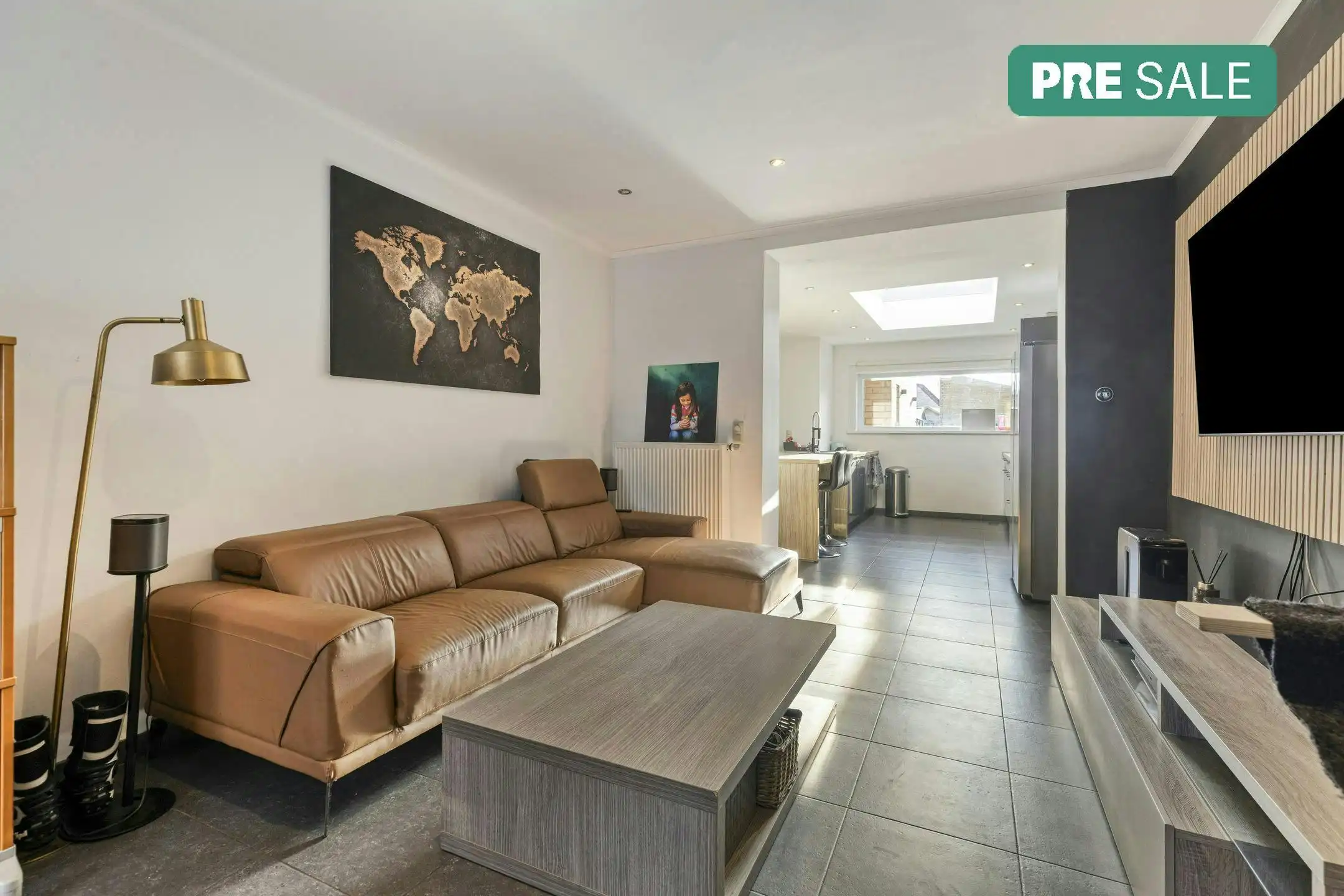 Gerenoveerd huis met 5 slaapkamers te koop in Zeebrugge foto 2