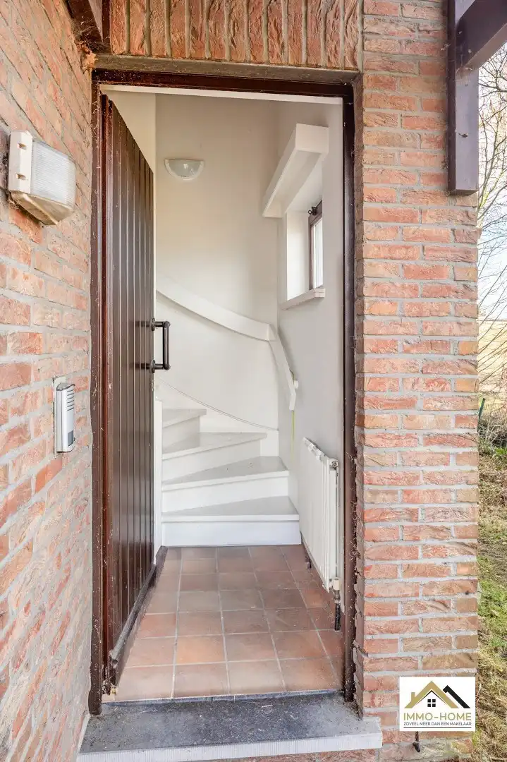 Halfopen bebouwing nabij centrum Lokeren foto 25