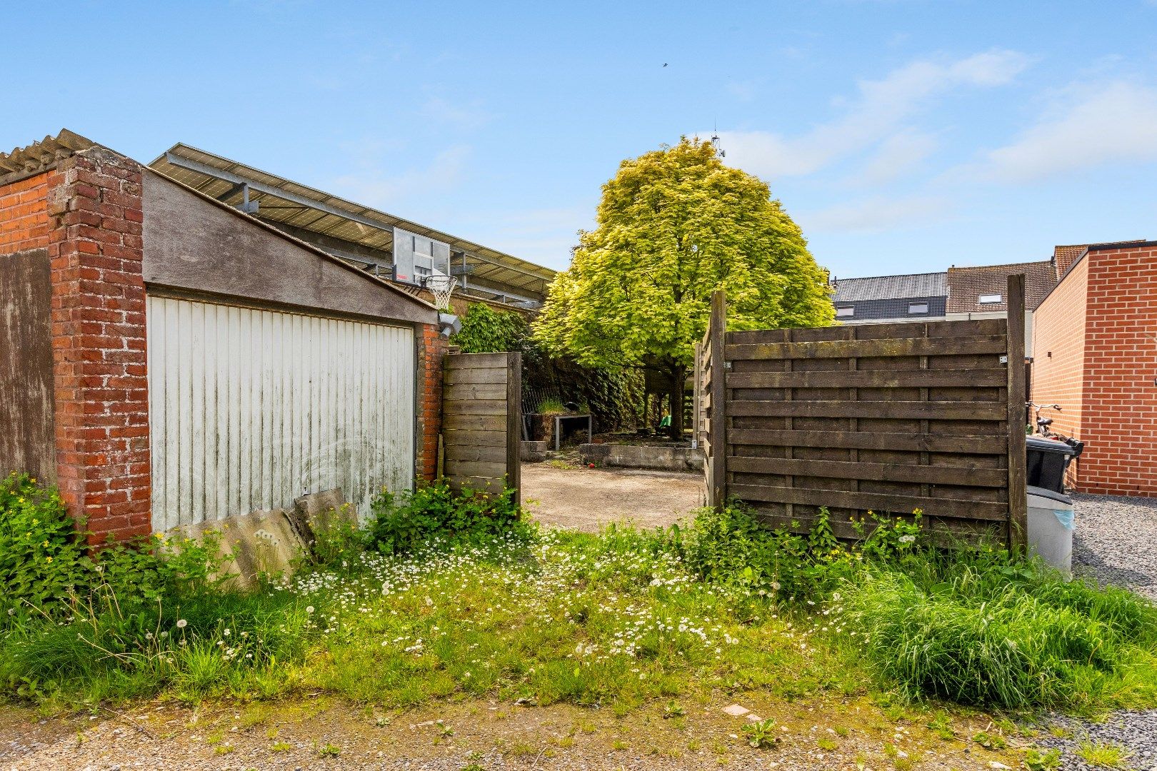 BURGERWONING MET 5 SLPKS,  TUIN EN HUURGARAGE foto 30