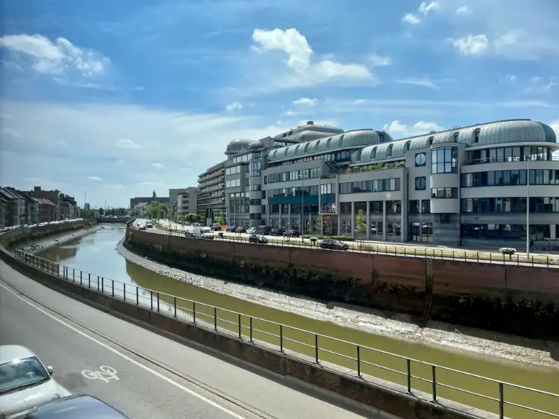 Gerenoveerd appartement met zicht op de Dijle. foto 15