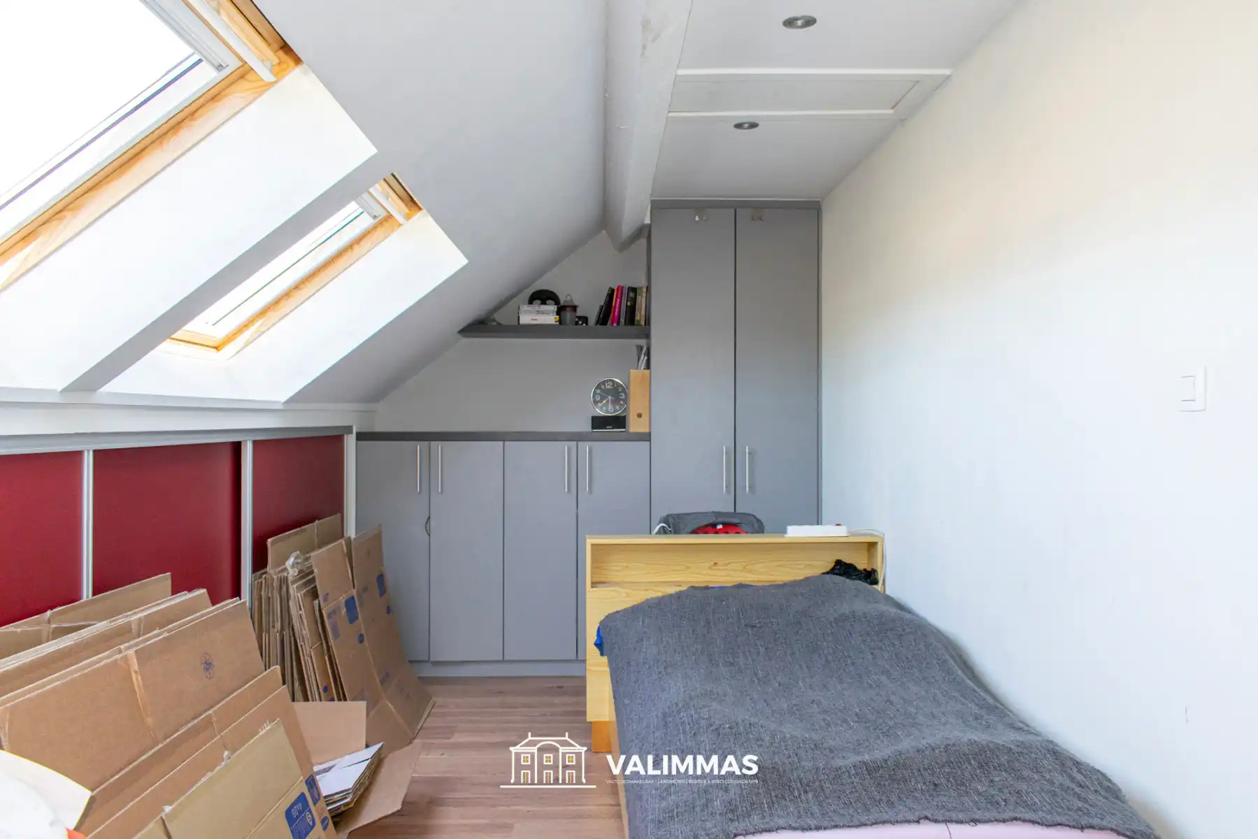 Welgelegen en instapklare woning met gezellige tuin & garage foto 16