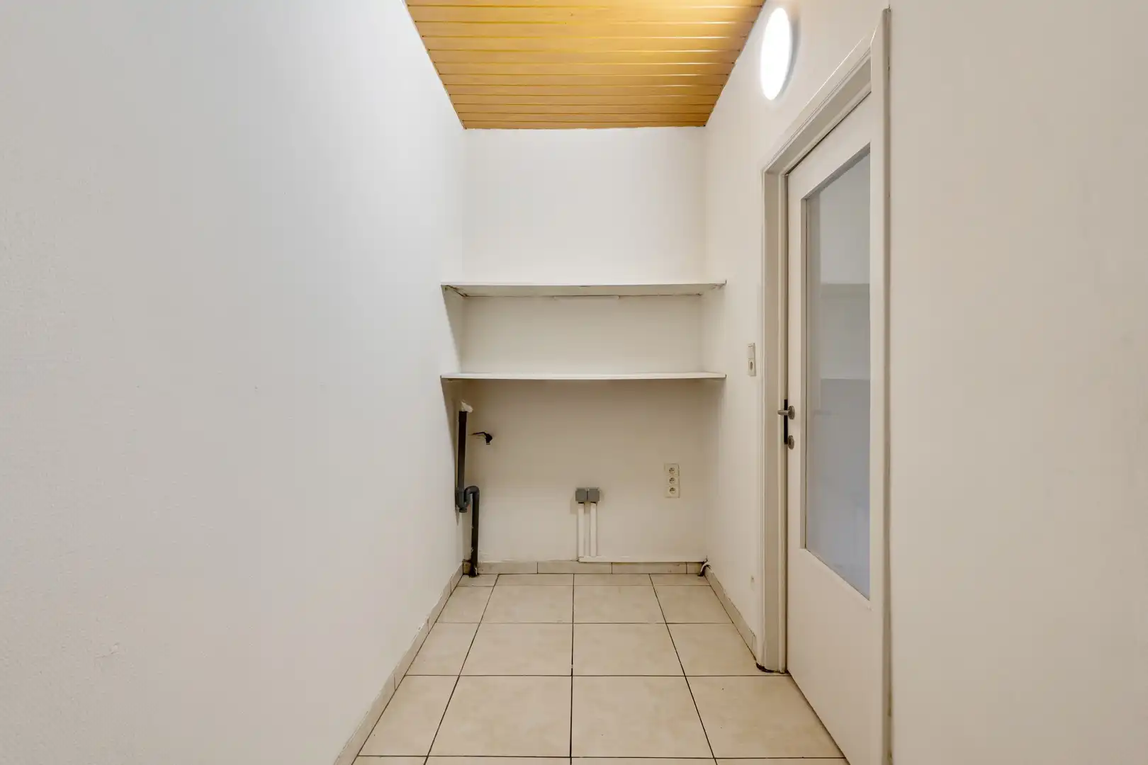 Verzorgd appartement met terras in de Zestienhuizenstraat te Houthalen foto 9