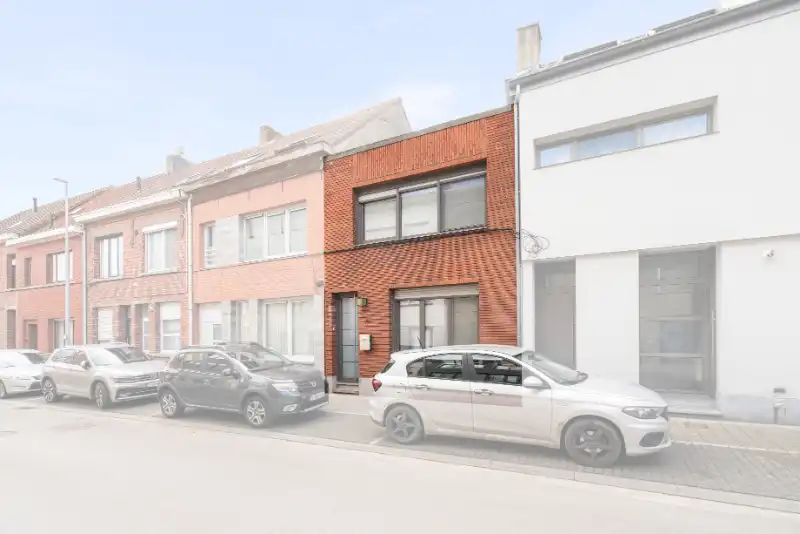 Instapklare woning met 3 slpkmrs op 282m² foto 19