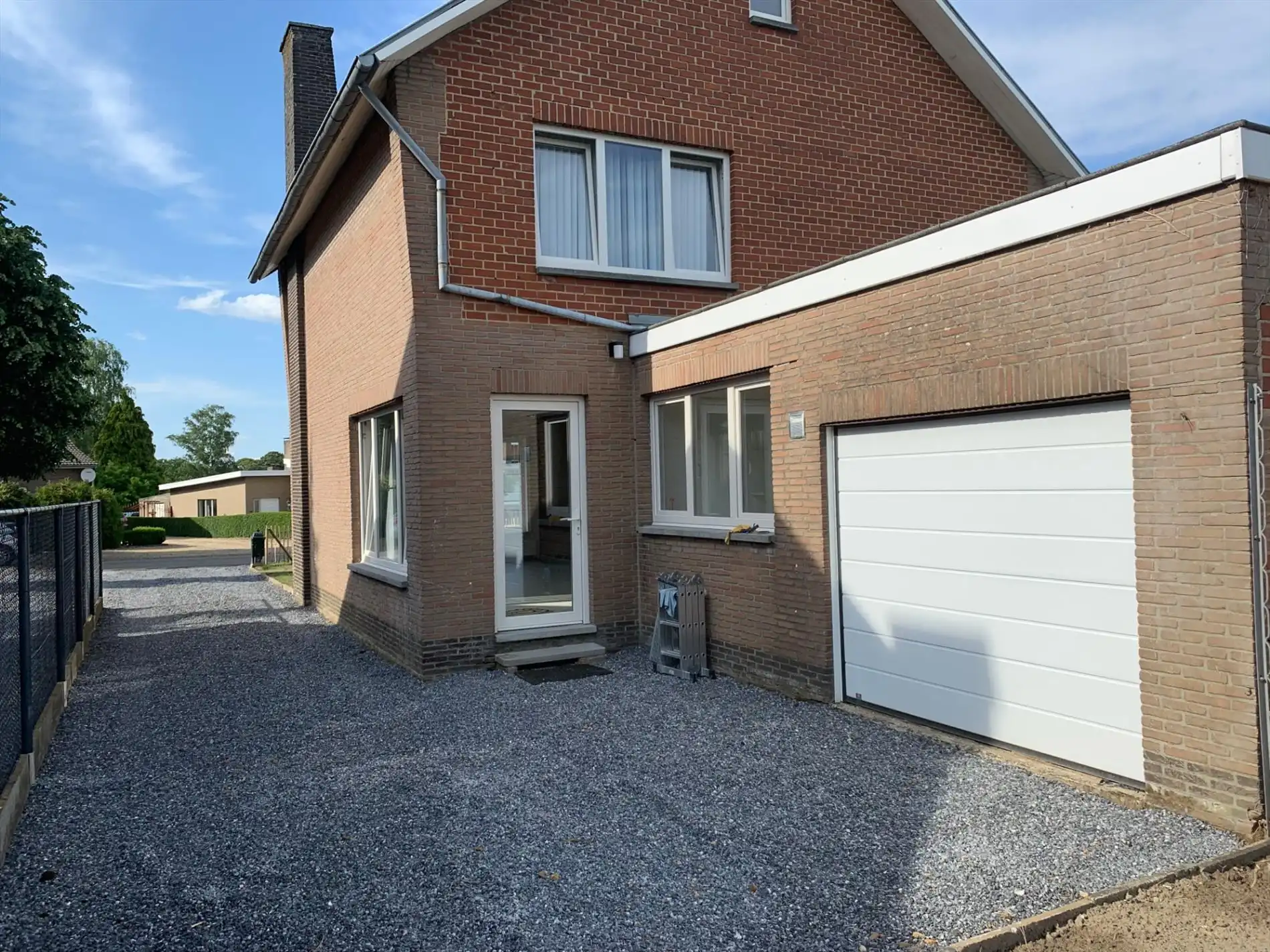 GEZINSWONING met 3 slaapkamers, garage en tuin te huur in LANAKEN !  foto 13