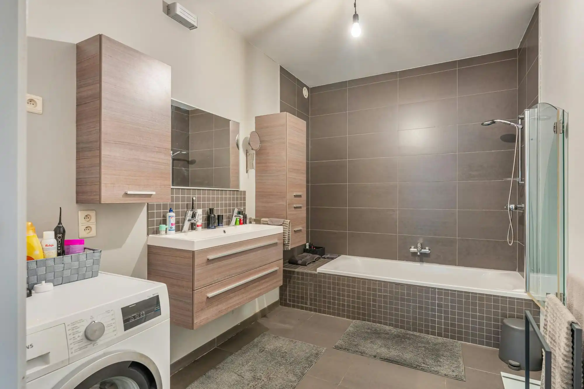 Gelijkvloers appartement met tuin en garagebox in Genk foto 10