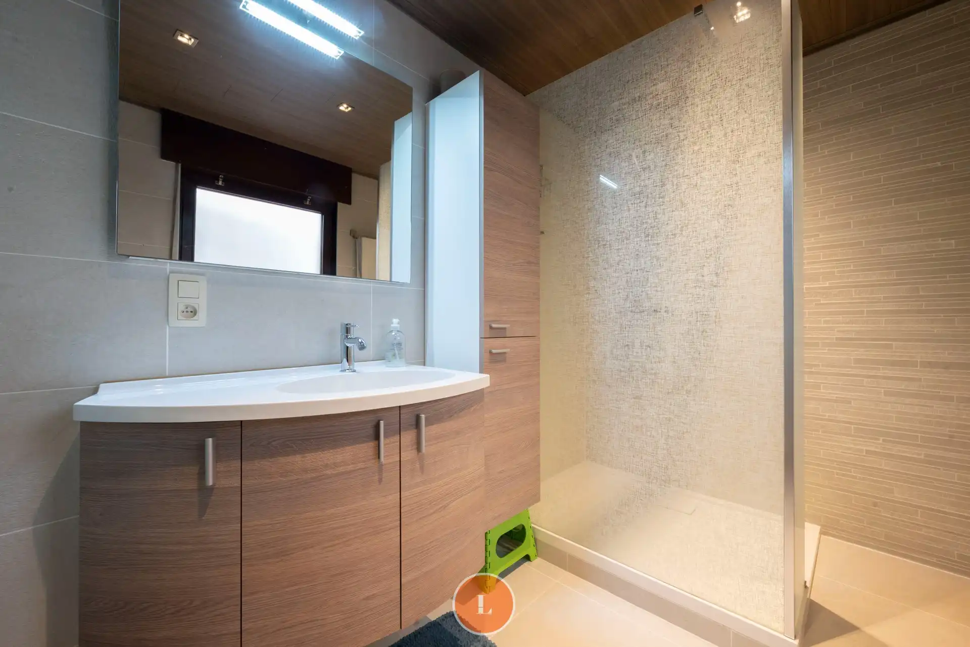 Instapklare gezinswoning met 4 slaapkamers en tuin. foto 12