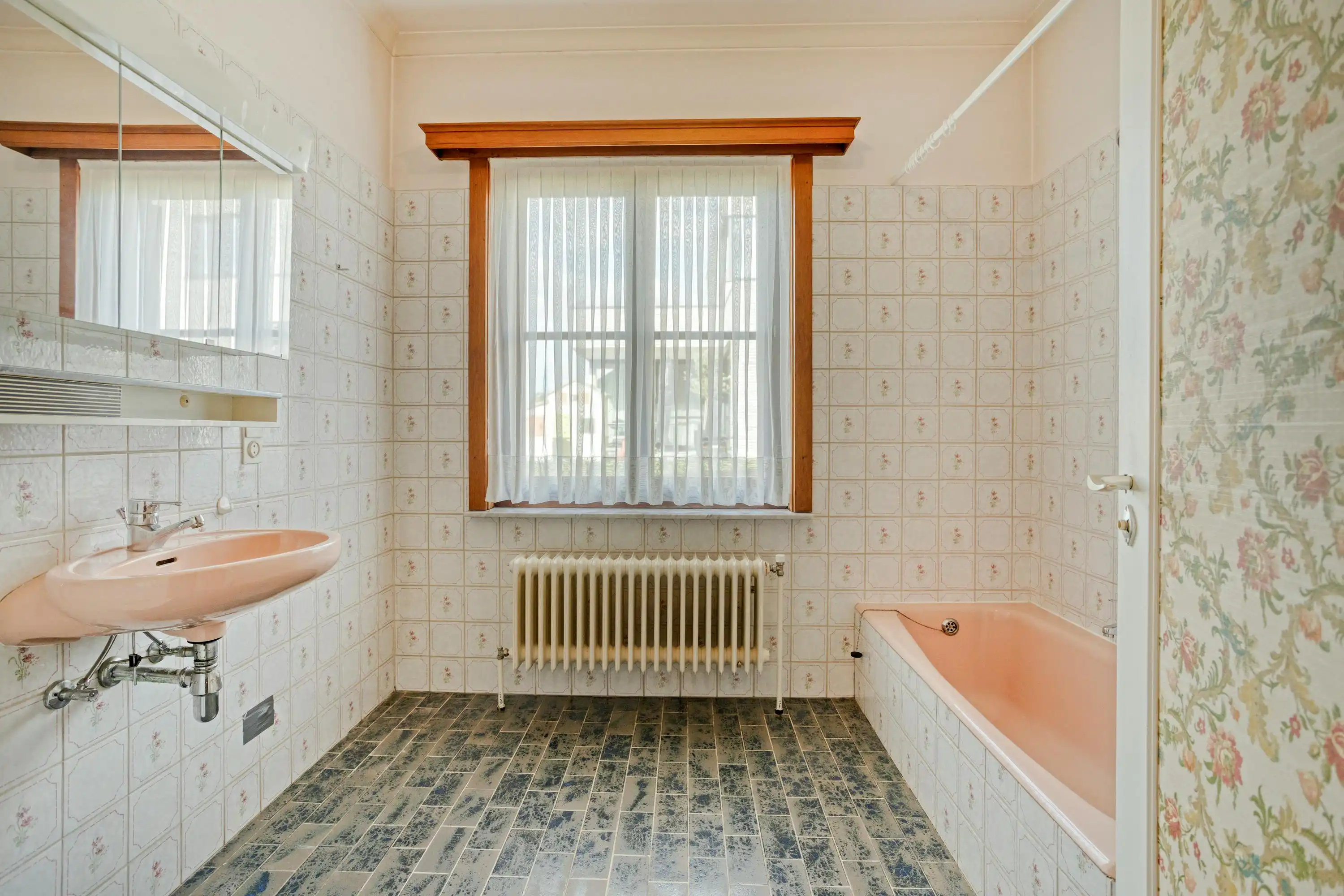 Ruime statige woning met mogelijkheden te koop in Deerlijk foto 17