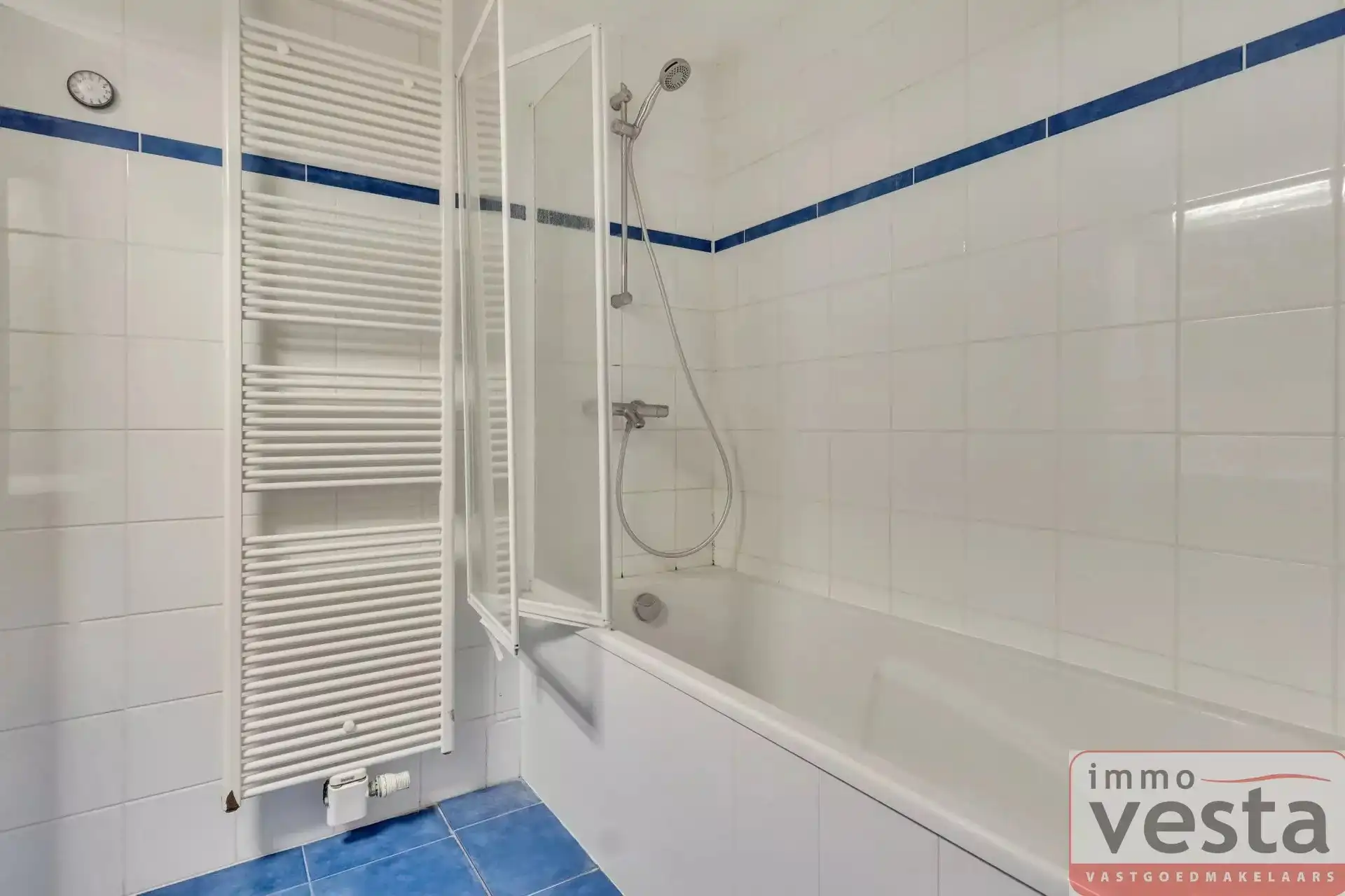 Ruim appartement in Sint-Truiden foto 11