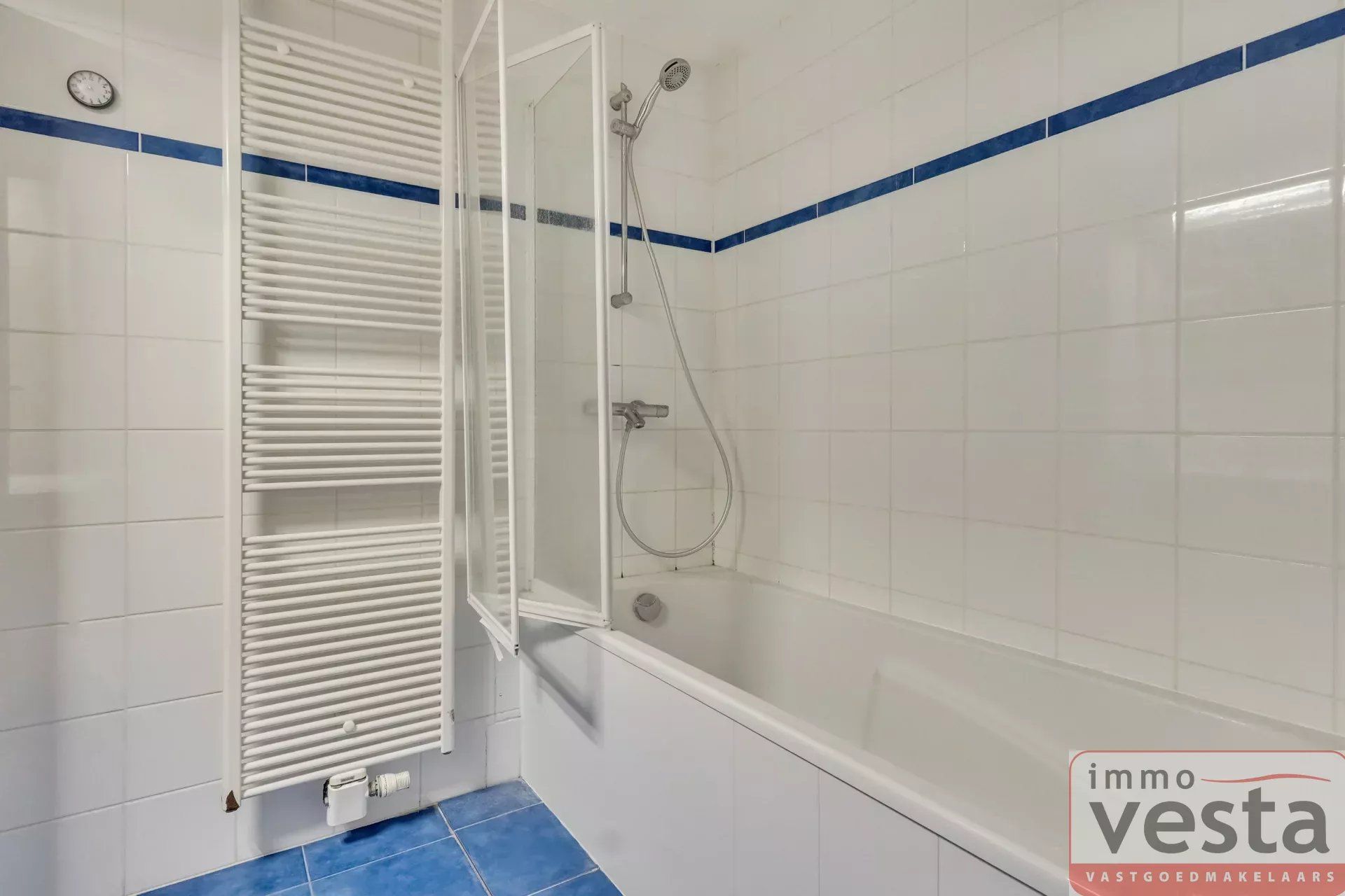 Ruim appartement in Sint-Truiden foto 11