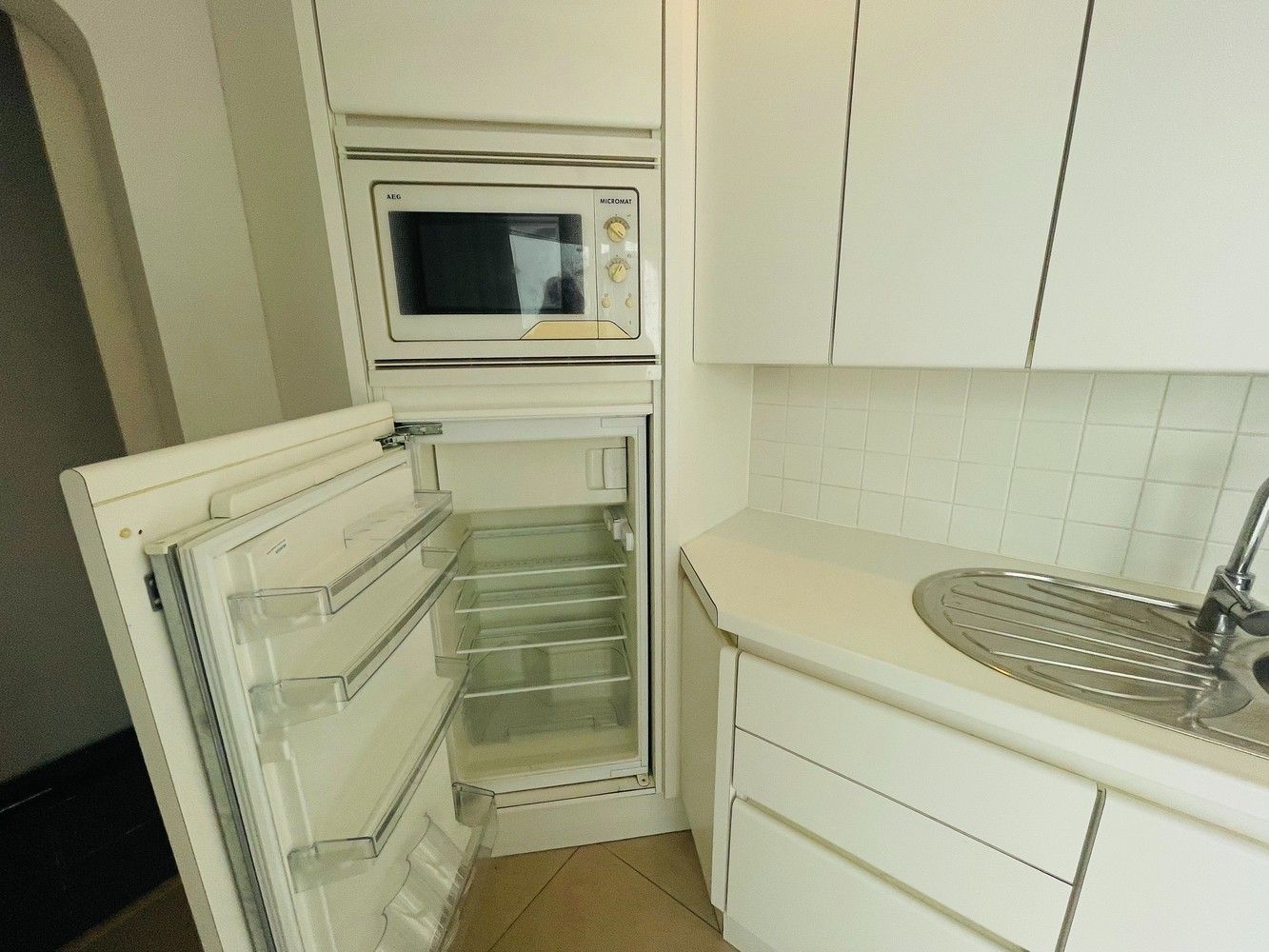 Brugge centrum rustige ligging, vlakbij alle winkels LEUK INSTAPKLAAR WOONHUIS met KOER+ GROOT ZONNETERRAS op de 1éVerd, 2 mooie slaapkamers foto 9