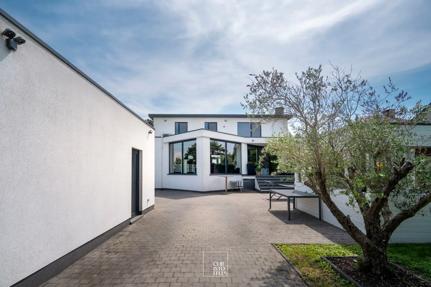 Stijlvolle villa met wellnesscomfort, aparte praktijkruimte in Maasmechelen! foto 23