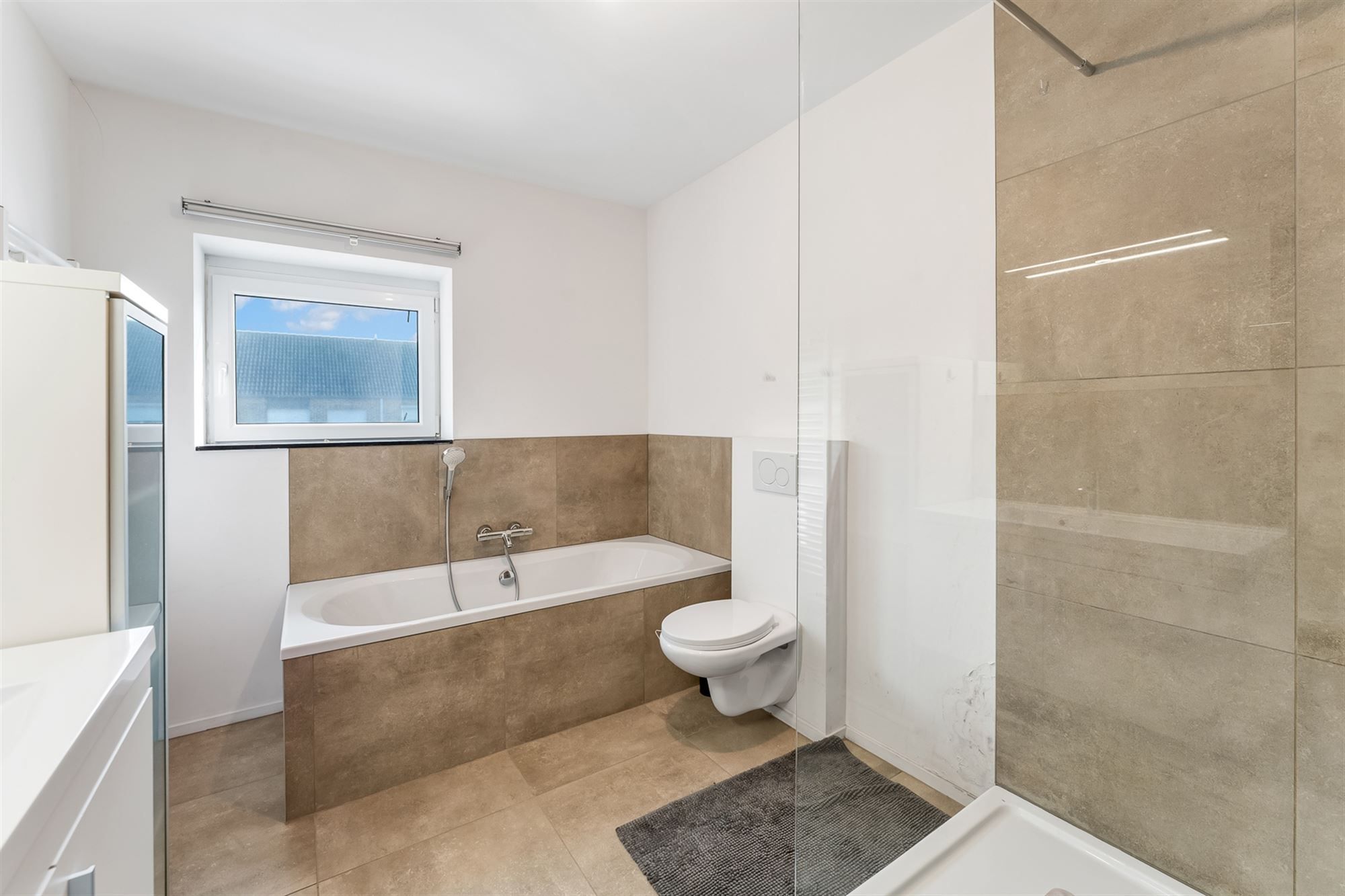 PERFECT ONDERHOUDEN EN INSTAPKLARE WONING MET 3 SLAAPKAMERS EN INPANDIGE GARAGE TE OLMEN foto 12