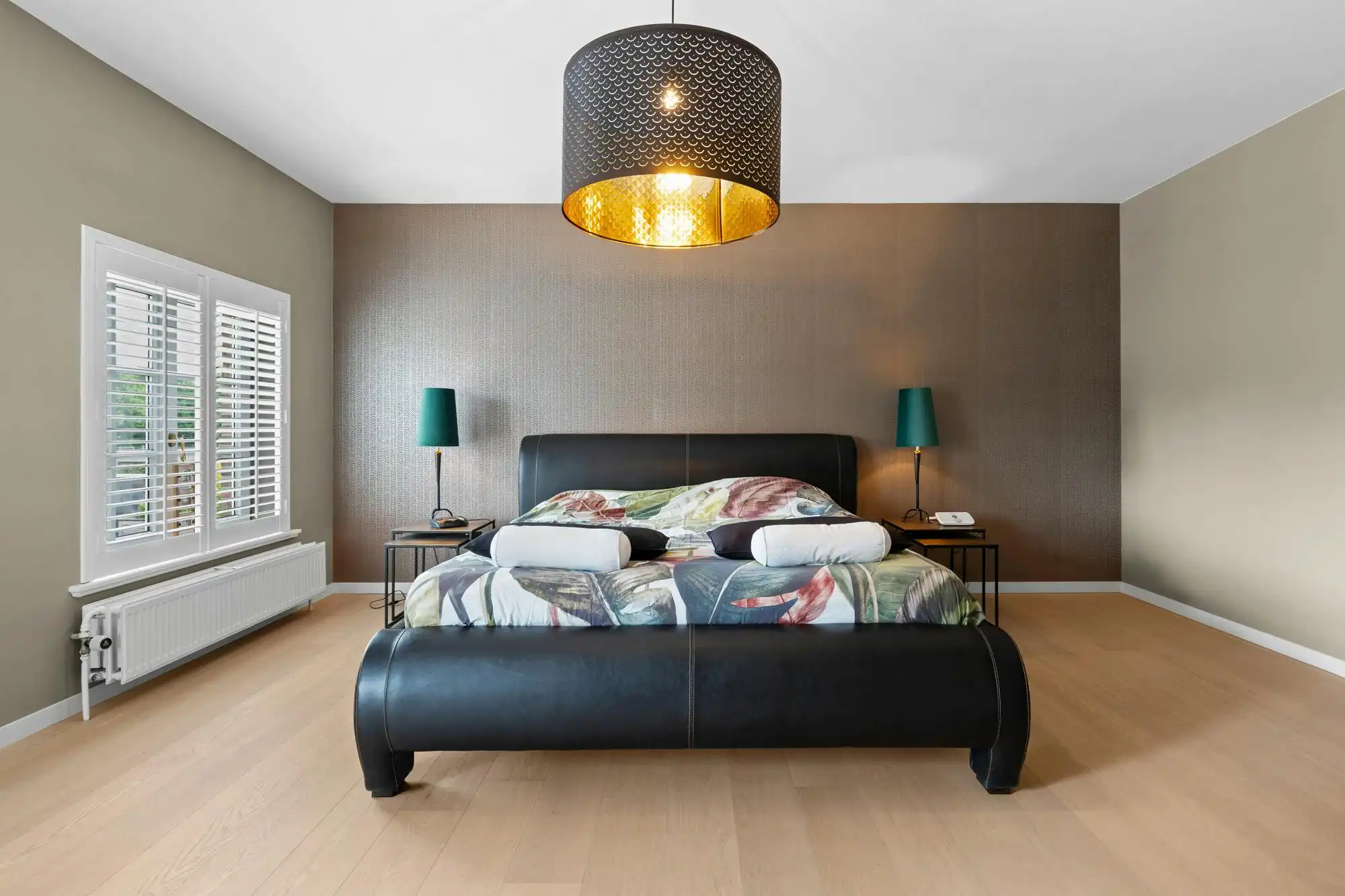 Villa met praktijkruimte en weilanden te koop in Geel foto 31