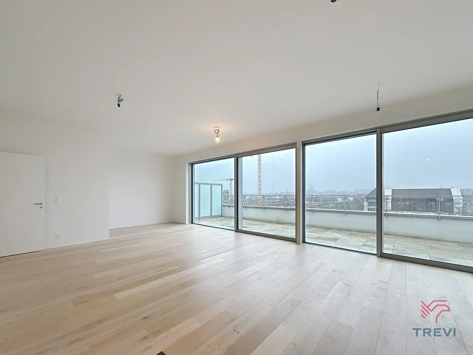 Canal Wharf : Stedelijke elegantie met adembenemend uitzicht foto {{pictureIndex}}