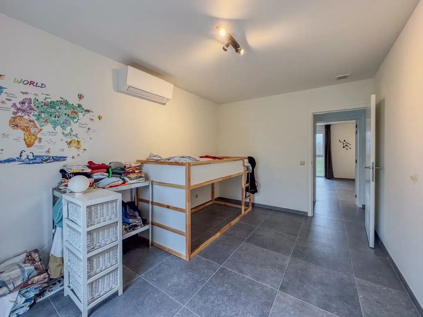 Prachtige nieuwbouwwoning met 3 slaapkamers, carport en tuin met tuinberging. foto 19