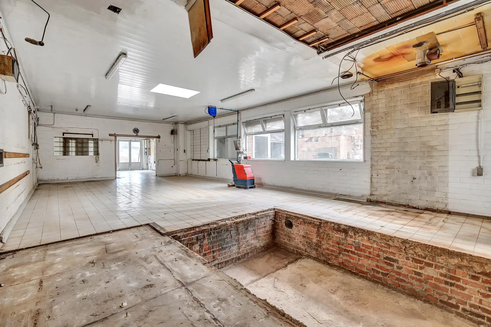 Robuuste HOB met opslagplaats foto 17