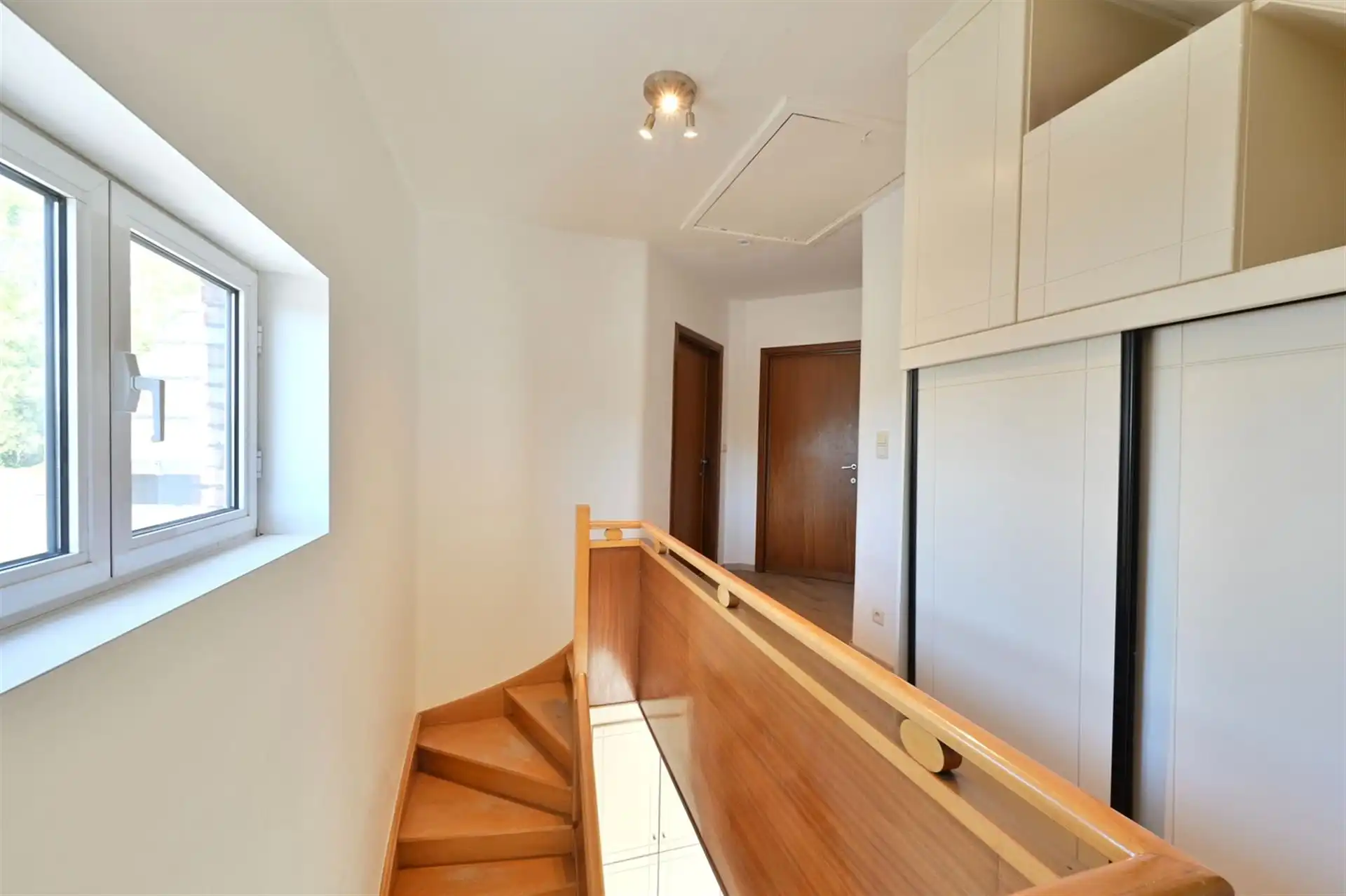 Instapklare open bebouwing met praktijkmogelijkheid, 3 à 4 slaapkamers en zonnige tuin foto 18